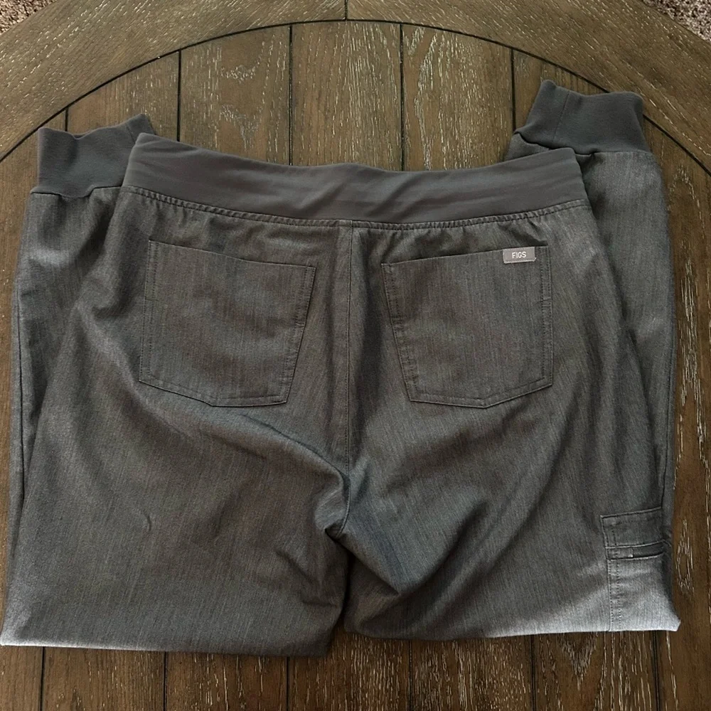 FIGS Zamora Joggers Scrubs Joggers  Graphite Grey Technical Collection | Size MP